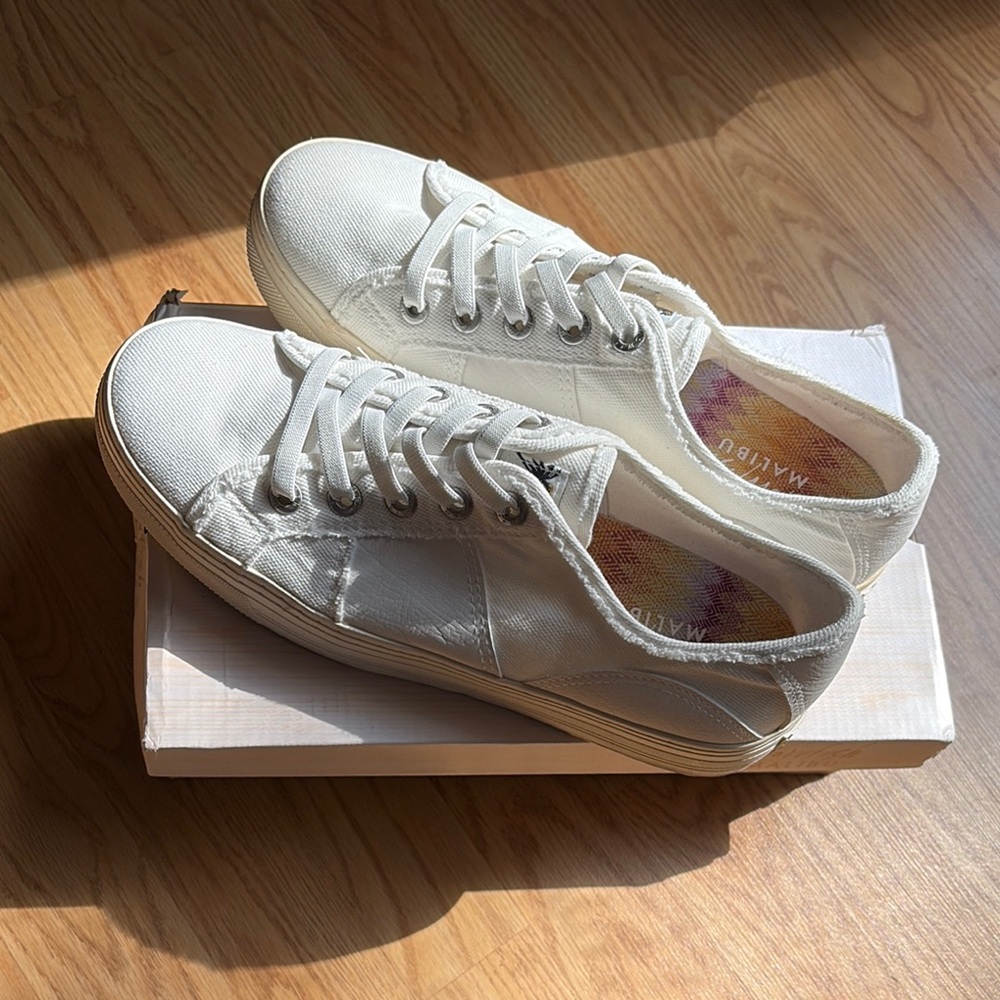 Women's White Canvas Low-Top Sneakers